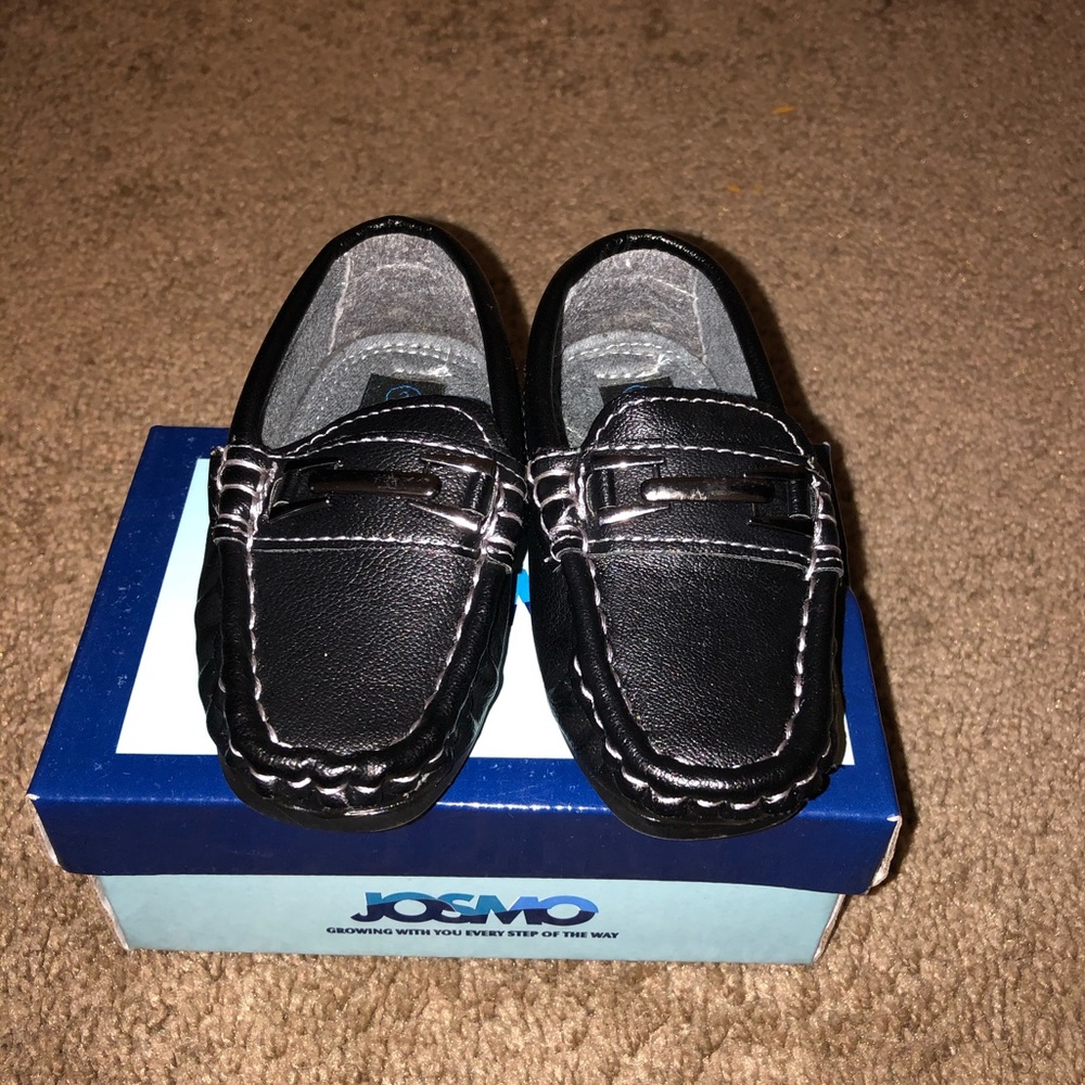 Dress shoes